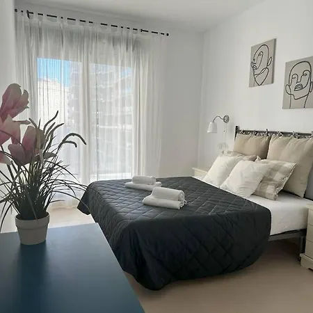 Cala Alta Modern בנידורם